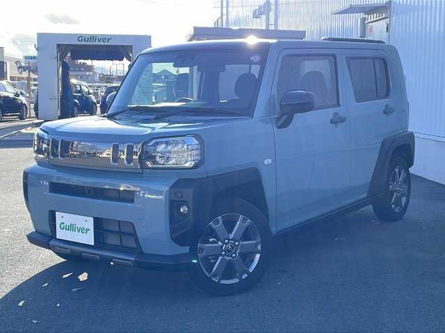 ダイハツ タフト G ダーククロムベンチャー 三重県 2023(令5)年 1.2万km レイクブルーメタリック 登録時走行距離/　11640km/禁煙車/純正メモリナビ(型番:NMZK-W72D)/　【CD/DVD/BT/フルセグTV】/全方位カメラ/衝突被害軽減システム/横滑り防止装置/盗難防止装置/電子パーキング/革巻きハンドル/ドライブレコーダー/ガラスルーフ/ルーフレール/シートヒーター/オートリトラミラー/オートライト/純正LEDライト/フォグランプ/プッシュスタート/スマートキー/スペアキー×1/アイドリングストップ/純正アルミホイール 15インチ/フロアマット