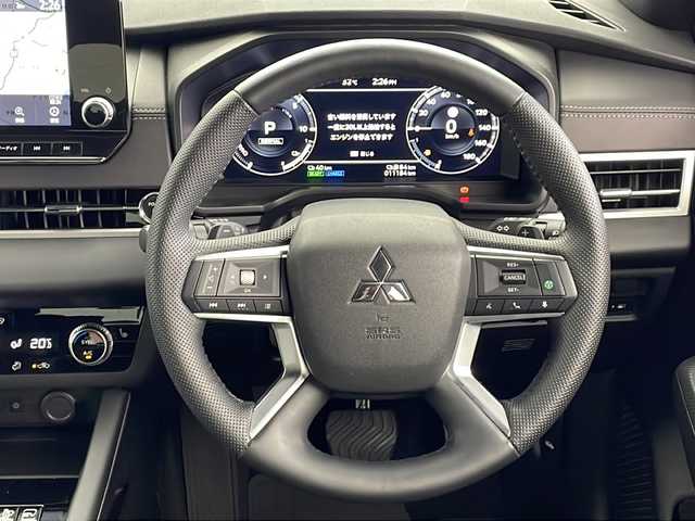 三菱 アウトランダー ＰＨＥＶ ブラックエディション 鹿児島県 2023(令5)年 1.2万km アメジストブラック 純正メモリナビ/(BT/AppleCarPlay/Androidauto/フルセグTV)/アラウンドビューモニター/パワーシート/ワイヤレス充電/パワーバックドア/レーダークルーズコントロール/オートマチックハイビーム/前後コーナーセンサー/パドルシフト/ステアリングヒーター/前席シートヒーター/ハーフレザーシート/バックカメラ/レーンキープアシスト/ブラインドスポットモニター/プラグインHV/アイドリングストップ/純正フロアマット/純正20インチアルミホイール