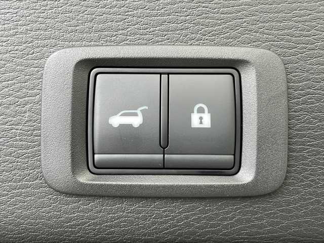 三菱 アウトランダー ＰＨＥＶ ブラックエディション 鹿児島県 2023(令5)年 1.2万km アメジストブラック 純正メモリナビ/(BT/AppleCarPlay/Androidauto/フルセグTV)/アラウンドビューモニター/パワーシート/ワイヤレス充電/パワーバックドア/レーダークルーズコントロール/オートマチックハイビーム/前後コーナーセンサー/パドルシフト/ステアリングヒーター/前席シートヒーター/ハーフレザーシート/バックカメラ/レーンキープアシスト/ブラインドスポットモニター/プラグインHV/アイドリングストップ/純正フロアマット/純正20インチアルミホイール