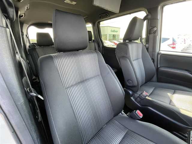 トヨタ ヴォクシー ZS 煌Ⅱ 岡山県 2020(令2)年 5.8万km ホワイトパールクリスタルシャイン ワンオーナー/純正10インチSDナビ/(CD/DVD/フルセグTV/Bluetooth)/バックカメラ/後席用12インチフリップダウンモニター/両側パワースライドドア/トヨタセーフティセンス/・プリクラッシュセーフティ/・レーンディパーチャーアラート/・オートマチックハイビーム/・先行車発進告知/クルーズコントロール/インテリジェントクリアランスソナー/LEDオートヘッドライト/バックドアイージークローズ/ETC/プッシュスタート/スマートキー×2/禁煙車