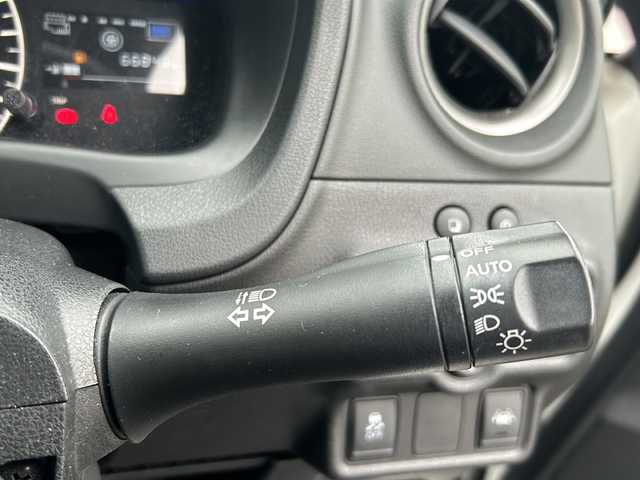 日産 ノート e－パワー X 福岡県 2018(平30)年 6.7万km ブリリアントホワイトパール (株)IDOMが運営する【じしゃロン八幡西店】の自社ローン専用車両になります。こちらは現金またはオートローンご利用時の価格です。自社ローンご希望の方は別途その旨お申付け下さい/純正SDナビ【MM317D-W】/・CD/DVD/フルセグ/Bluetooth/エマージェンシーブレーキ/アラウンドビューモニター/車線逸脱警報機能/前方ドライブレコーダー/デジタルインナーミラー/ETC/純正フロアマット/社外14インチAW/スマートキー/スペア一本/取扱説明書/保証書