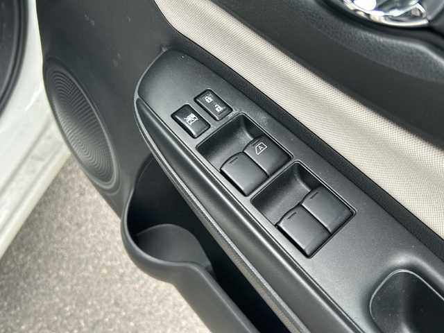 日産 ノート e－パワー X 福岡県 2018(平30)年 6.7万km ブリリアントホワイトパール (株)IDOMが運営する【じしゃロン八幡西店】の自社ローン専用車両になります。こちらは現金またはオートローンご利用時の価格です。自社ローンご希望の方は別途その旨お申付け下さい/純正SDナビ【MM317D-W】/・CD/DVD/フルセグ/Bluetooth/エマージェンシーブレーキ/アラウンドビューモニター/車線逸脱警報機能/前方ドライブレコーダー/デジタルインナーミラー/ETC/純正フロアマット/社外14インチAW/スマートキー/スペア一本/取扱説明書/保証書