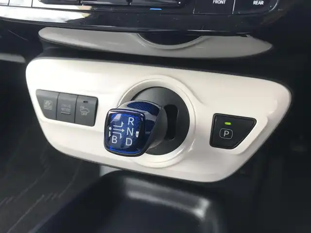 トヨタ プリウス S ツーリングセレクション 栃木県 2016(平28)年 14.5万km アティチュードブラックマイカ 株)IDOMが運営する【じしゃロン小山店】の自社ローン専用車両になります。こちらは現金またはオートローンご利用時の価格です。自社ローンご希望の方は別途その旨お申付け下さい//禁煙車/純正フルセグナビ/（CD/DVD/AM/FMラジオ）/(Bluetooth)/スマートキー/プッシュスタート/バックカメラ/ＥＴＣ２．０/両側パワースライド/フリップダウンモニター/ステアリングリモコン/電動格納ドアミラー/パワーウインドウ/オートライト/防眩ミラー