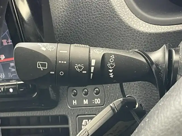 トヨタ ヴォクシー ハイブリッド ZS 煌Ⅲ 愛知県 2020(令2)年 3.8万km イナズマスパーキングブラックガラスフレーク アルパイン９型ナビ　アルパインフリップダウンモニター　シートヒーター　禁煙車　ＨＤＭＩ　両側パワースライドドア　ＥＴＣ　バックカメラ　オートハイビーム　ＬＥＤオートライト　フォグ　コーナーセンサー　衝突軽減　車線逸脱　クルコン　セーフティセンス　　ハーフレザーシート　