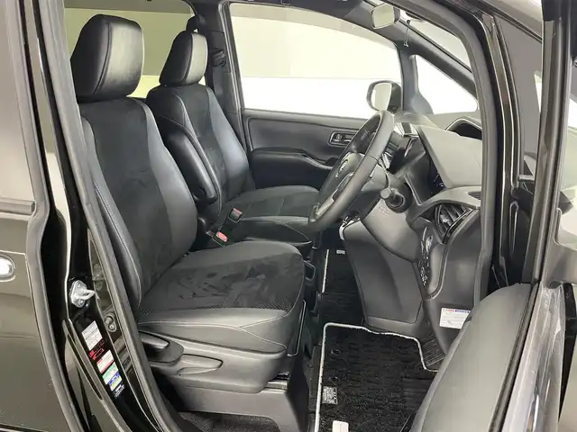 トヨタ ヴォクシー ハイブリッド ZS 煌Ⅲ 愛知県 2020(令2)年 3.8万km イナズマスパーキングブラックガラスフレーク アルパイン９型ナビ　アルパインフリップダウンモニター　シートヒーター　禁煙車　ＨＤＭＩ　両側パワースライドドア　ＥＴＣ　バックカメラ　オートハイビーム　ＬＥＤオートライト　フォグ　コーナーセンサー　衝突軽減　車線逸脱　クルコン　セーフティセンス　　ハーフレザーシート　