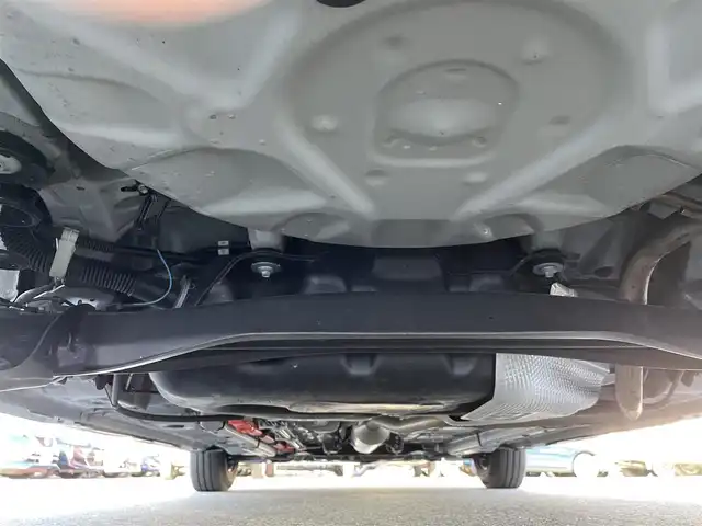 トヨタ ヤリス ハイブリッド X 群馬県 2020(令2)年 5.2万km スーパーホワイトⅡ 7型ディスプレイオーディオ/FM・AM・BT・Miracast/バックカメラ/ビルトインETC/横滑り防止装置/レーンキープアシスト/衝突軽減ブレーキ/アイドリングストップ/スペアキー