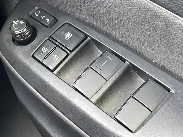 トヨタ ヤリス ハイブリッド X 群馬県 2020(令2)年 5.2万km スーパーホワイトⅡ 7型ディスプレイオーディオ/FM・AM・BT・Miracast/バックカメラ/ビルトインETC/横滑り防止装置/レーンキープアシスト/衝突軽減ブレーキ/アイドリングストップ/スペアキー