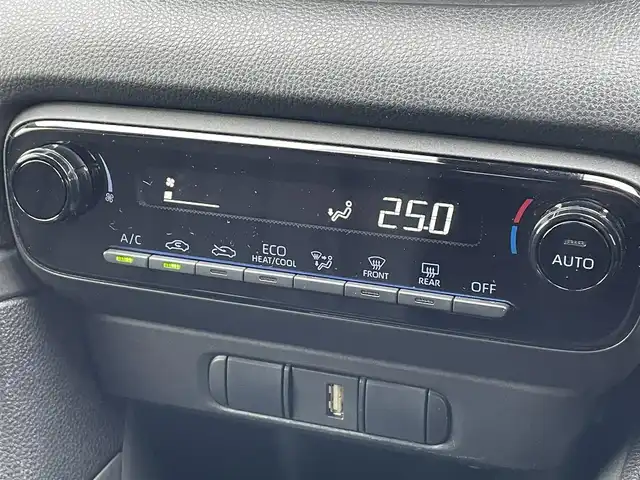 トヨタ ヤリス ハイブリッド X 群馬県 2020(令2)年 5.2万km スーパーホワイトⅡ 7型ディスプレイオーディオ/FM・AM・BT・Miracast/バックカメラ/ビルトインETC/横滑り防止装置/レーンキープアシスト/衝突軽減ブレーキ/アイドリングストップ/スペアキー