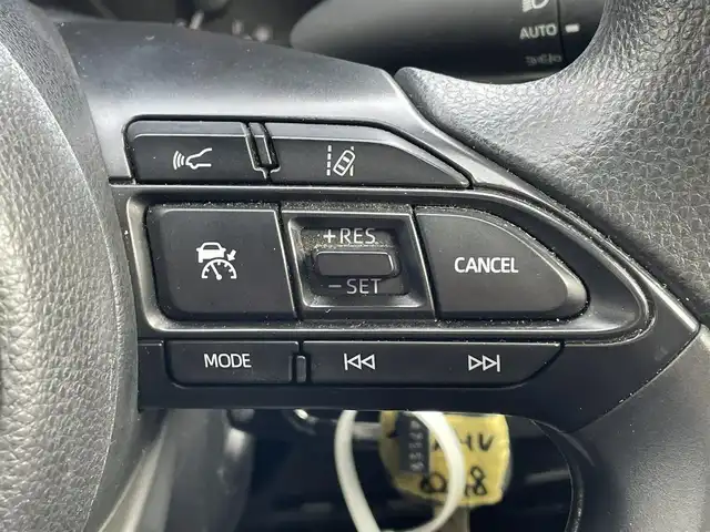 トヨタ ヤリス ハイブリッド X 群馬県 2020(令2)年 5.2万km スーパーホワイトⅡ 7型ディスプレイオーディオ/FM・AM・BT・Miracast/バックカメラ/ビルトインETC/横滑り防止装置/レーンキープアシスト/衝突軽減ブレーキ/アイドリングストップ/スペアキー