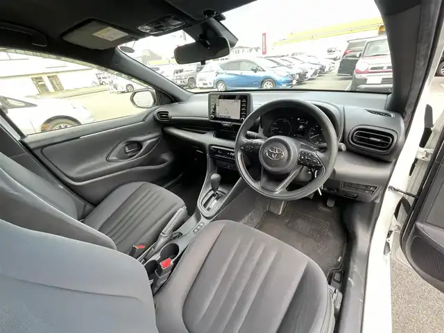 トヨタ ヤリス ハイブリッド X 群馬県 2020(令2)年 5.2万km スーパーホワイトⅡ 7型ディスプレイオーディオ/FM・AM・BT・Miracast/バックカメラ/ビルトインETC/横滑り防止装置/レーンキープアシスト/衝突軽減ブレーキ/アイドリングストップ/スペアキー