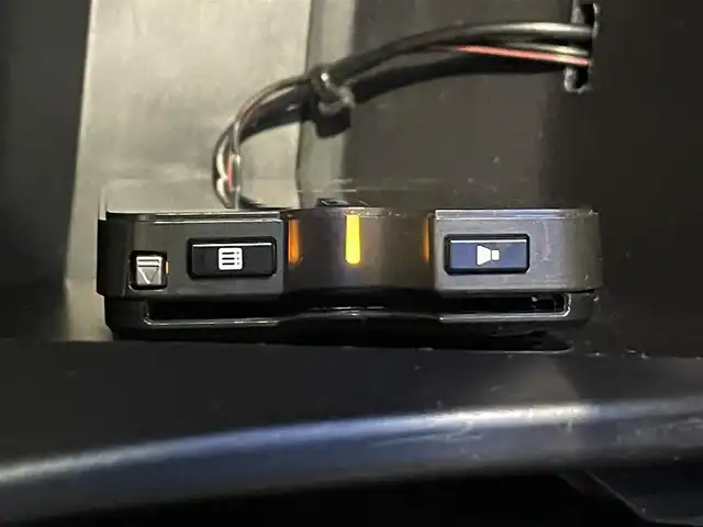 トヨタ ハリアー プログレス メタル&レザーPスタイルブルーイッシュ 愛知県 2018(平30)年 5万km スパークリングブラックパールクリスタルシャイン 純正９インチナビ　/（AM/FM/CD・DVD再生/SD/USB/Bluetooth/フルセグTV/AUX)/サンルーフ　/ＪＢＬサウンド　/パノラミックビューモニター　/寒冷地仕様　/ＥＴＣ　/電動バックドア　/エアシート/シートヒーター　/トヨタセーフティセンス　/　　-プリクラッシュセーフティ/　　-レーンディパーチャーアラート/　　-アダプティブハイビームシステム/　　-レーダークルーズコントロール/LEDヘッドライト/LEDフォグランプ/パワーシート　(メモリ機能付）/クリアランスソナー/アイドリングストップ/プッシュスタート/　　-スマートキー/シーケンシャルターンランプ