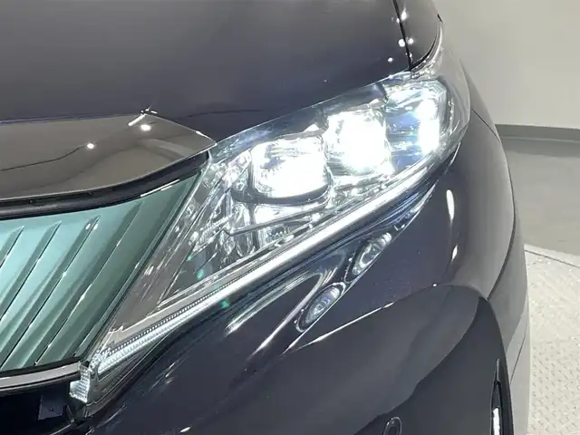 トヨタ ハリアー プログレス メタル&レザーPスタイルブルーイッシュ 愛知県 2018(平30)年 5万km スパークリングブラックパールクリスタルシャイン 純正９インチナビ　/（AM/FM/CD・DVD再生/SD/USB/Bluetooth/フルセグTV/AUX)/サンルーフ　/ＪＢＬサウンド　/パノラミックビューモニター　/寒冷地仕様　/ＥＴＣ　/電動バックドア　/エアシート/シートヒーター　/トヨタセーフティセンス　/　　-プリクラッシュセーフティ/　　-レーンディパーチャーアラート/　　-アダプティブハイビームシステム/　　-レーダークルーズコントロール/LEDヘッドライト/LEDフォグランプ/パワーシート　(メモリ機能付）/クリアランスソナー/アイドリングストップ/プッシュスタート/　　-スマートキー/シーケンシャルターンランプ