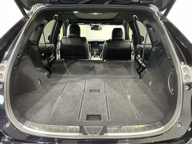 トヨタ ハリアー プログレス メタル&レザーPスタイルブルーイッシュ 愛知県 2018(平30)年 5万km スパークリングブラックパールクリスタルシャイン 純正９インチナビ　/（AM/FM/CD・DVD再生/SD/USB/Bluetooth/フルセグTV/AUX)/サンルーフ　/ＪＢＬサウンド　/パノラミックビューモニター　/寒冷地仕様　/ＥＴＣ　/電動バックドア　/エアシート/シートヒーター　/トヨタセーフティセンス　/　　-プリクラッシュセーフティ/　　-レーンディパーチャーアラート/　　-アダプティブハイビームシステム/　　-レーダークルーズコントロール/LEDヘッドライト/LEDフォグランプ/パワーシート　(メモリ機能付）/クリアランスソナー/アイドリングストップ/プッシュスタート/　　-スマートキー/シーケンシャルターンランプ