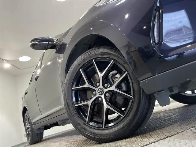 トヨタ ハリアー プログレス メタル&レザーPスタイルブルーイッシュ 愛知県 2018(平30)年 5万km スパークリングブラックパールクリスタルシャイン 純正９インチナビ　/（AM/FM/CD・DVD再生/SD/USB/Bluetooth/フルセグTV/AUX)/サンルーフ　/ＪＢＬサウンド　/パノラミックビューモニター　/寒冷地仕様　/ＥＴＣ　/電動バックドア　/エアシート/シートヒーター　/トヨタセーフティセンス　/　　-プリクラッシュセーフティ/　　-レーンディパーチャーアラート/　　-アダプティブハイビームシステム/　　-レーダークルーズコントロール/LEDヘッドライト/LEDフォグランプ/パワーシート　(メモリ機能付）/クリアランスソナー/アイドリングストップ/プッシュスタート/　　-スマートキー/シーケンシャルターンランプ