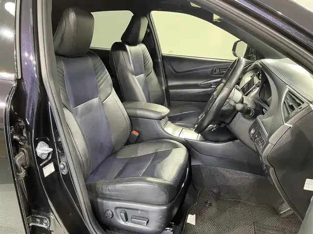 トヨタ ハリアー プログレス メタル&レザーPスタイルブルーイッシュ 愛知県 2018(平30)年 5万km スパークリングブラックパールクリスタルシャイン 純正９インチナビ　/（AM/FM/CD・DVD再生/SD/USB/Bluetooth/フルセグTV/AUX)/サンルーフ　/ＪＢＬサウンド　/パノラミックビューモニター　/寒冷地仕様　/ＥＴＣ　/電動バックドア　/エアシート/シートヒーター　/トヨタセーフティセンス　/　　-プリクラッシュセーフティ/　　-レーンディパーチャーアラート/　　-アダプティブハイビームシステム/　　-レーダークルーズコントロール/LEDヘッドライト/LEDフォグランプ/パワーシート　(メモリ機能付）/クリアランスソナー/アイドリングストップ/プッシュスタート/　　-スマートキー/シーケンシャルターンランプ