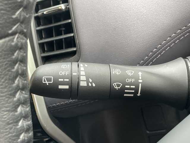 日産 セレナ e－パワー ハイウェイスター V 愛知県 2020(令2)年 4.6万km サンライズオレンジ/ダイヤモンドブラック プロパイロット/純正10型ナビ/フリップダウンモニター/両側パワースライドドア/レーダークルーズコントロール/シートヒーター/純正アルミホイール/ＥＴＣ/LEDヘッドライト/ドライブレコーダー/ステアリングヒーター/ブラインドスポットモニター/衝突軽減システム/フルセグ/CD DVD/Bluetooth/ステアリングスイッチ/スマートキー/プッシュスタート