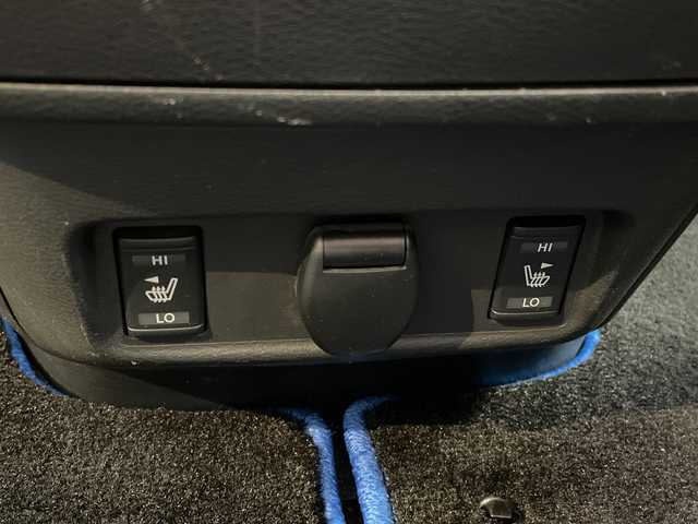 日産 セレナ e－パワー ハイウェイスター V 愛知県 2020(令2)年 4.6万km サンライズオレンジ/ダイヤモンドブラック プロパイロット/純正10型ナビ/フリップダウンモニター/両側パワースライドドア/レーダークルーズコントロール/シートヒーター/純正アルミホイール/ＥＴＣ/LEDヘッドライト/ドライブレコーダー/ステアリングヒーター/ブラインドスポットモニター/衝突軽減システム/フルセグ/CD DVD/Bluetooth/ステアリングスイッチ/スマートキー/プッシュスタート