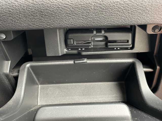 日産 セレナ e－パワー ハイウェイスター V 愛知県 2020(令2)年 4.6万km サンライズオレンジ/ダイヤモンドブラック プロパイロット/純正10型ナビ/フリップダウンモニター/両側パワースライドドア/レーダークルーズコントロール/シートヒーター/純正アルミホイール/ＥＴＣ/LEDヘッドライト/ドライブレコーダー/ステアリングヒーター/ブラインドスポットモニター/衝突軽減システム/フルセグ/CD DVD/Bluetooth/ステアリングスイッチ/スマートキー/プッシュスタート