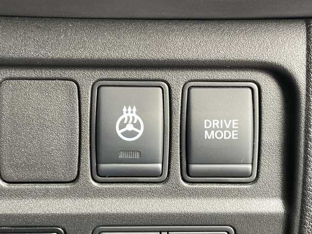 日産 セレナ e－パワー ハイウェイスター V 愛知県 2020(令2)年 4.6万km サンライズオレンジ/ダイヤモンドブラック プロパイロット/純正10型ナビ/フリップダウンモニター/両側パワースライドドア/レーダークルーズコントロール/シートヒーター/純正アルミホイール/ＥＴＣ/LEDヘッドライト/ドライブレコーダー/ステアリングヒーター/ブラインドスポットモニター/衝突軽減システム/フルセグ/CD DVD/Bluetooth/ステアリングスイッチ/スマートキー/プッシュスタート