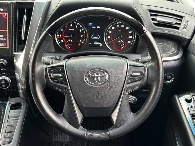 トヨタ アルファード S Cパッケージ 愛媛県 2020(令2)年 3.1万km ホワイトパールクリスタルシャイン JBLプレミアムサウンド/純正9.8インチナビ/Bluetooth・Miracast・フルセグTV/パノラミックビューモニター/後席リアエンターテイメントシステム/ダブルムーンルーフ/デジタルインナーミラー/3眼LEDヘッドライト/ステアリングヒーター/ビルトインETC2.0/前後ドライブレコーダー/レーダー探知機/パワーシート/前席シートヒーター/前席ベンチレーション/プリクラッシュセーフティ/レーントレーシングアラート/パーキングサポートブレーキ/クリアランスソナー/ブラインドスポットモニター/リアクロストラフィックアラート/ロードサインアシスト/アダプティブクルーズコントロール/オートマチックヘッドライト/フォグランプ/オートハイビーム/純正18インチアルミホイール/禁煙車