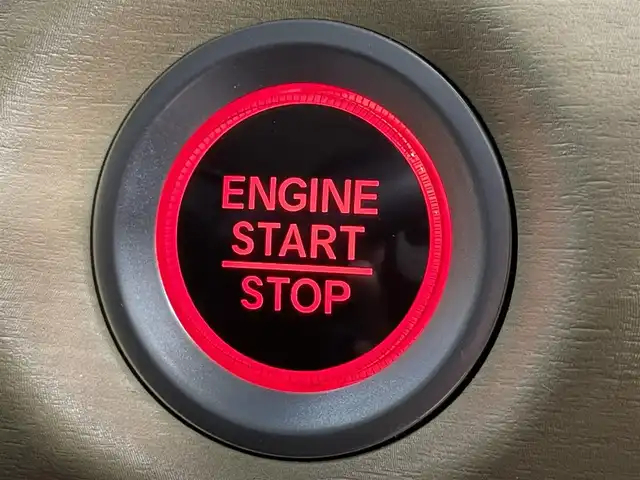 ホンダ フリード G ホンダセンシング 大阪府 2017(平29)年 3万km クリスタルブラックパール 純正ナビ　衝突軽減Ｂ　両側電動ドア　レーダークルーズＣ　バックカメラ　レーンアシスト　プッシュスタート　ベンチシート　ＥＴＣ　スマートキー　オートライト　Ｂｌｕｅｔｏｏｔｈ　ＣＤ／ＤＶＤ／フルセグＴＶ