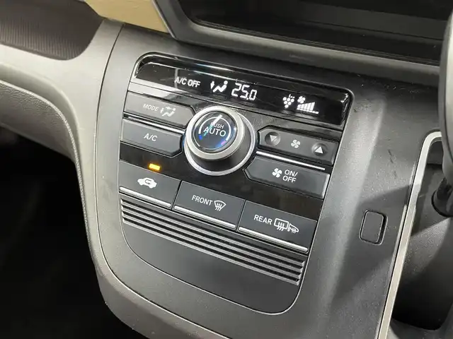 ホンダ フリード G ホンダセンシング 大阪府 2017(平29)年 3万km クリスタルブラックパール 純正ナビ　衝突軽減Ｂ　両側電動ドア　レーダークルーズＣ　バックカメラ　レーンアシスト　プッシュスタート　ベンチシート　ＥＴＣ　スマートキー　オートライト　Ｂｌｕｅｔｏｏｔｈ　ＣＤ／ＤＶＤ／フルセグＴＶ