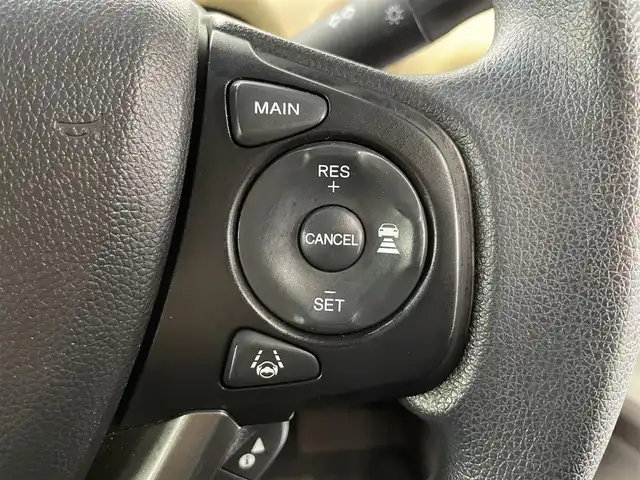 ホンダ フリード G ホンダセンシング 大阪府 2017(平29)年 3万km クリスタルブラックパール 純正ナビ　衝突軽減Ｂ　両側電動ドア　レーダークルーズＣ　バックカメラ　レーンアシスト　プッシュスタート　ベンチシート　ＥＴＣ　スマートキー　オートライト　Ｂｌｕｅｔｏｏｔｈ　ＣＤ／ＤＶＤ／フルセグＴＶ