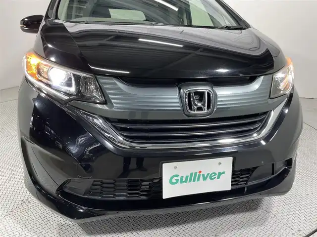 ホンダ フリード G ホンダセンシング 大阪府 2017(平29)年 3万km クリスタルブラックパール 純正ナビ　衝突軽減Ｂ　両側電動ドア　レーダークルーズＣ　バックカメラ　レーンアシスト　プッシュスタート　ベンチシート　ＥＴＣ　スマートキー　オートライト　Ｂｌｕｅｔｏｏｔｈ　ＣＤ／ＤＶＤ／フルセグＴＶ