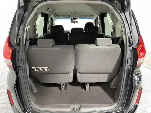 ホンダ フリード G ホンダセンシング 大阪府 2017(平29)年 3万km クリスタルブラックパール 純正ナビ　衝突軽減Ｂ　両側電動ドア　レーダークルーズＣ　バックカメラ　レーンアシスト　プッシュスタート　ベンチシート　ＥＴＣ　スマートキー　オートライト　Ｂｌｕｅｔｏｏｔｈ　ＣＤ／ＤＶＤ／フルセグＴＶ