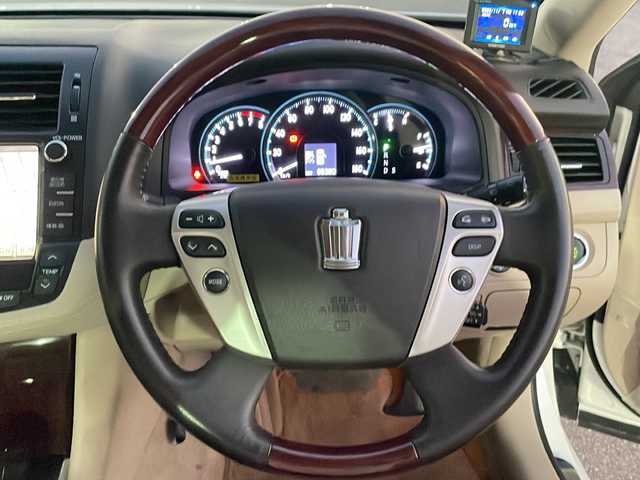 トヨタ クラウン ロイヤル ロイヤルサルーン 香川県 2010(平22)年 6.6万km ホワイトパールクリスタルシャイン 純正HDDナビ（フルセグTV/CD/DVD再生）/バックカメラ/サンルーフ/前方ドライブレコーダー/パワーシート/ビルトインETC/LEDヘッドライト/スペアキー