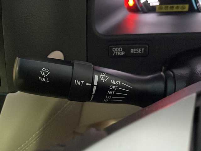 トヨタ クラウン ロイヤル ロイヤルサルーン 香川県 2010(平22)年 6.6万km ホワイトパールクリスタルシャイン 純正HDDナビ（フルセグTV/CD/DVD再生）/バックカメラ/サンルーフ/前方ドライブレコーダー/パワーシート/ビルトインETC/LEDヘッドライト/スペアキー