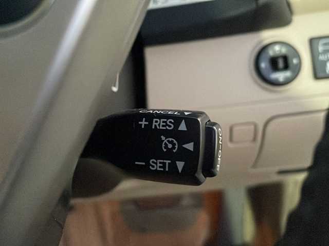 トヨタ クラウン ロイヤル ロイヤルサルーン 香川県 2010(平22)年 6.6万km ホワイトパールクリスタルシャイン 純正HDDナビ（フルセグTV/CD/DVD再生）/バックカメラ/サンルーフ/前方ドライブレコーダー/パワーシート/ビルトインETC/LEDヘッドライト/スペアキー