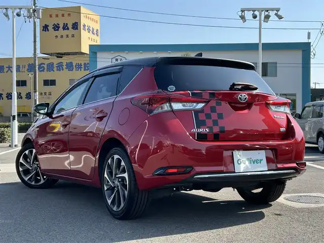 トヨタ オーリスハイブリッド 愛媛県 2016(平28)年 5.6万km レッドマイカメタリック 登録時走行距離：36098Km/トヨタセーフティセンス/純正ナビ/横滑り防止装置/衝突軽減システム/レーンキープアシスト/エンジンスタートボタン/Bカメラ/前ドラレコ/純正ETC/ＡＢS/ハーフレザーシート/LEDヘッドライト/オートライト/スマートキー/純正アルミホイール