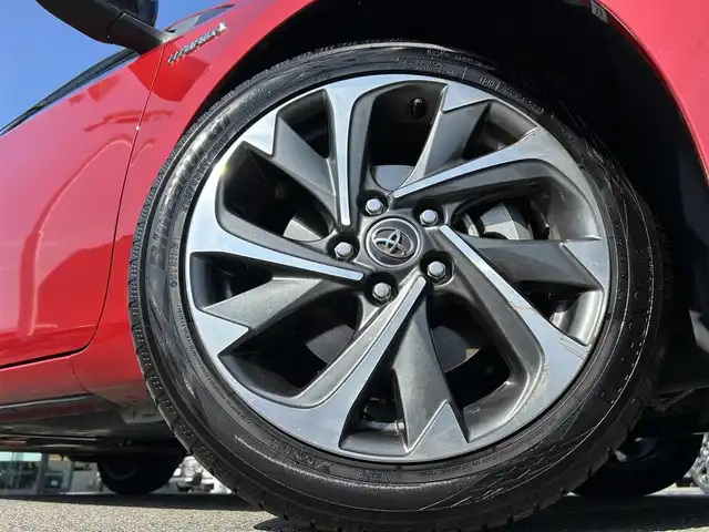 トヨタ オーリスハイブリッド 愛媛県 2016(平28)年 5.6万km レッドマイカメタリック 登録時走行距離：36098Km/トヨタセーフティセンス/純正ナビ/横滑り防止装置/衝突軽減システム/レーンキープアシスト/エンジンスタートボタン/Bカメラ/前ドラレコ/純正ETC/ＡＢS/ハーフレザーシート/LEDヘッドライト/オートライト/スマートキー/純正アルミホイール