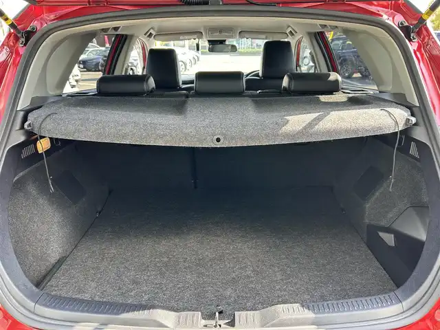 トヨタ オーリスハイブリッド 愛媛県 2016(平28)年 5.6万km レッドマイカメタリック 登録時走行距離：36098Km/トヨタセーフティセンス/純正ナビ/横滑り防止装置/衝突軽減システム/レーンキープアシスト/エンジンスタートボタン/Bカメラ/前ドラレコ/純正ETC/ＡＢS/ハーフレザーシート/LEDヘッドライト/オートライト/スマートキー/純正アルミホイール