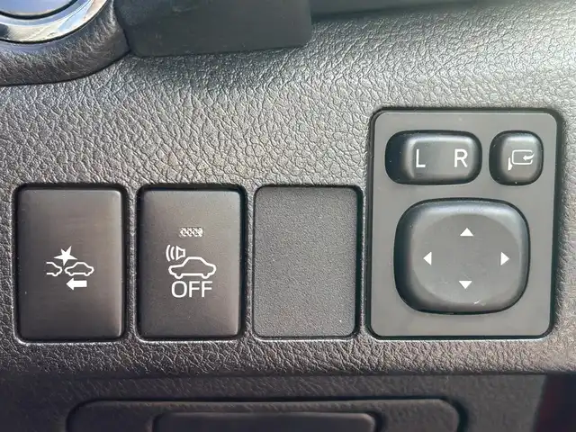 トヨタ オーリスハイブリッド 愛媛県 2016(平28)年 5.6万km レッドマイカメタリック 登録時走行距離：36098Km/トヨタセーフティセンス/純正ナビ/横滑り防止装置/衝突軽減システム/レーンキープアシスト/エンジンスタートボタン/Bカメラ/前ドラレコ/純正ETC/ＡＢS/ハーフレザーシート/LEDヘッドライト/オートライト/スマートキー/純正アルミホイール