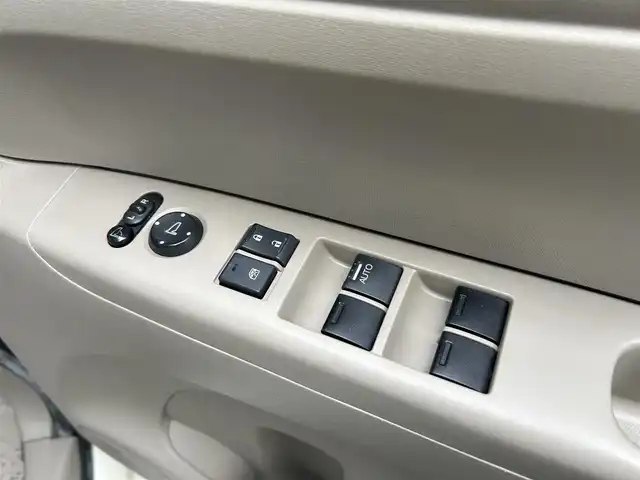 ホンダ Ｎ ＢＯＸ G Lパッケージ 愛媛県 2013(平25)年 6.9万km プレミアムホワイトパール 純正メモリナビ（VXM-128VS）/・CD/・USB入力端子/ワンセグTV/バックカメラ/パワースライドドア/純正14インチAW/純正フロアマット/スマートキー/スペアキー/取扱説明書