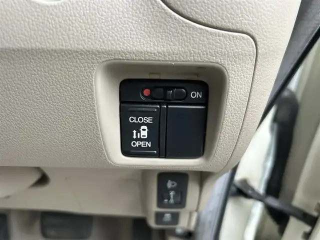 ホンダ Ｎ ＢＯＸ G Lパッケージ 愛媛県 2013(平25)年 6.9万km プレミアムホワイトパール 純正メモリナビ（VXM-128VS）/・CD/・USB入力端子/ワンセグTV/バックカメラ/パワースライドドア/純正14インチAW/純正フロアマット/スマートキー/スペアキー/取扱説明書