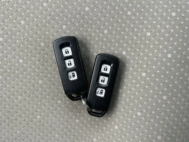 ホンダ Ｎ ＢＯＸ G Lパッケージ 愛媛県 2013(平25)年 6.9万km プレミアムホワイトパール 純正メモリナビ（VXM-128VS）/・CD/・USB入力端子/ワンセグTV/バックカメラ/パワースライドドア/純正14インチAW/純正フロアマット/スマートキー/スペアキー/取扱説明書