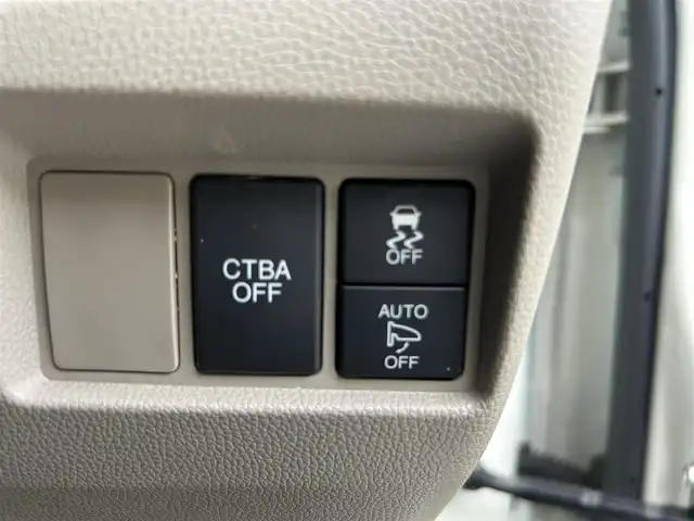 ホンダ Ｎ ＷＧＮ G SSパッケージ 愛媛県 2016(平28)年 4.9万km プレミアムホワイトパールⅡ 純正メモリナビ（VXM-174VFXi）/・Bluetooth/・CD/DVD/フルセグTV/バックカメラ/ビルドインETC/プッシュスタート/純正フロアマット/衝突軽減システム/オートライト/スマートキー/保証書