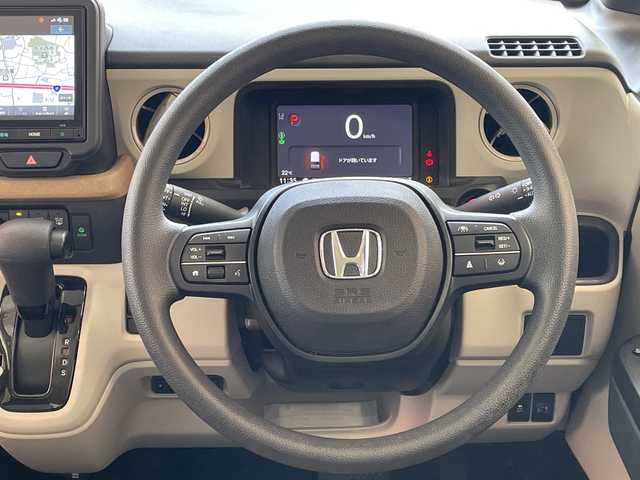 ホンダ Ｎ ＢＯＸ 埼玉県 2024(令6)年 1.9万km ルナシルバーM ホンダセンシング　/純正8インチメモリナビ/　　BT/フルセグ　/バックカメラ　/片側パワースライドドア　/レーダークルーズコントロール　/LEDオートライト　/シートヒーター　/電子パーキング　/ステアリングスイッチ　/純正ETC/禁煙車