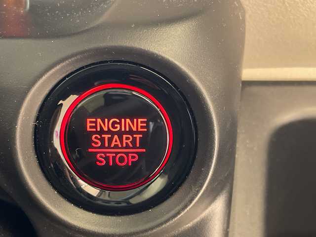 ホンダ Ｎ ＢＯＸ 埼玉県 2024(令6)年 1.9万km ルナシルバーM ホンダセンシング　/純正8インチメモリナビ/　　BT/フルセグ　/バックカメラ　/片側パワースライドドア　/レーダークルーズコントロール　/LEDオートライト　/シートヒーター　/電子パーキング　/ステアリングスイッチ　/純正ETC/禁煙車