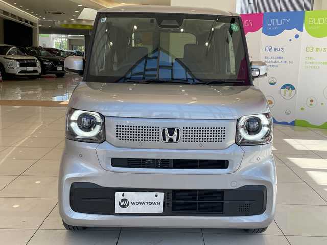 ホンダ Ｎ ＢＯＸ 埼玉県 2024(令6)年 1.9万km ルナシルバーM ホンダセンシング　/純正8インチメモリナビ/　　BT/フルセグ　/バックカメラ　/片側パワースライドドア　/レーダークルーズコントロール　/LEDオートライト　/シートヒーター　/電子パーキング　/ステアリングスイッチ　/純正ETC/禁煙車
