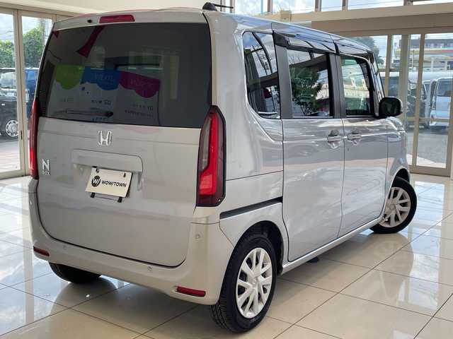 ホンダ Ｎ ＢＯＸ 埼玉県 2024(令6)年 1.9万km ルナシルバーM ホンダセンシング　/純正8インチメモリナビ/　　BT/フルセグ　/バックカメラ　/片側パワースライドドア　/レーダークルーズコントロール　/LEDオートライト　/シートヒーター　/電子パーキング　/ステアリングスイッチ　/純正ETC/禁煙車