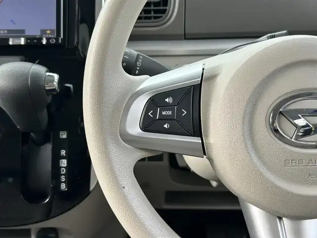 ダイハツ タント X SA Ⅲ 愛媛県 2017(平29)年 5.5万km パールホワイトⅢ 社外ナビ（AVIC-RZ500）/・Bluetooth/・CD.DVD/フルセグTV/ETC/ドライブレコーダー/シートヒーター（D席）/パワースライドドア/社外フロアマット/衝突被害軽減システム/コーナーセンサー/オートライト/オートマチックハイビーム/スマートキー/保証書/取扱説明書