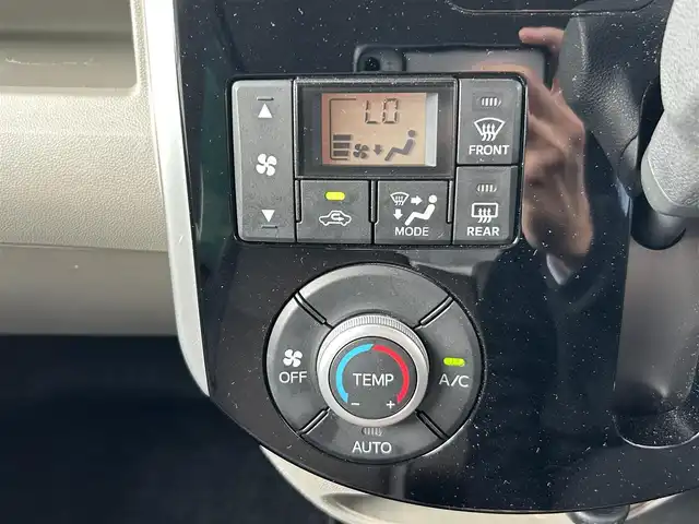 ダイハツ タント X SA Ⅲ 愛媛県 2017(平29)年 5.5万km パールホワイトⅢ 社外ナビ（AVIC-RZ500）/・Bluetooth/・CD.DVD/フルセグTV/ETC/ドライブレコーダー/シートヒーター（D席）/パワースライドドア/社外フロアマット/衝突被害軽減システム/コーナーセンサー/オートライト/オートマチックハイビーム/スマートキー/保証書/取扱説明書