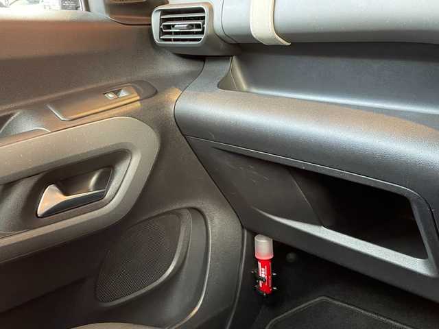 シトロエン ベルランゴ 愛知県 2020(令2)年 5.6万km ライトブルー ガラスルーフ/純正ディスプレイオーディオ/バックカメラ/サイドカメラ/360度カメラ/AppleCarPlay/サンブラインド/アクティブクルーズコントロール/ブラインドスポットアシスト/レーンキープ/ETC/ルーフレール