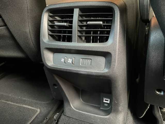 シトロエン ベルランゴ 愛知県 2020(令2)年 5.6万km ライトブルー ガラスルーフ/純正ディスプレイオーディオ/バックカメラ/サイドカメラ/360度カメラ/AppleCarPlay/サンブラインド/アクティブクルーズコントロール/ブラインドスポットアシスト/レーンキープ/ETC/ルーフレール