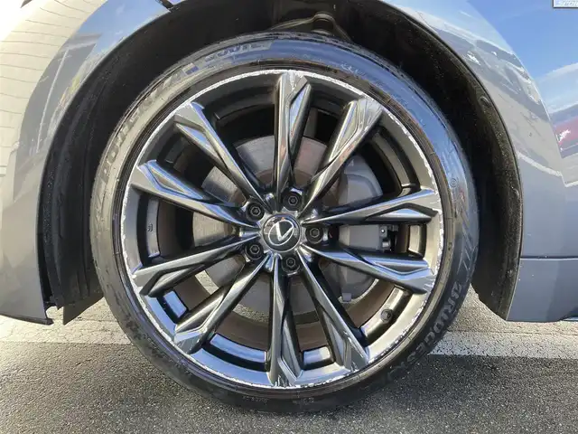 レクサス ＩＳ 300h Fスポーツ 静岡県 2023(令5)年 2.5万km ソニッククロム LEXUS Safety/純正10.3インチナビ/　AM FM CD DVD Bluetooth USB SD/フルセグTV/バックモニター/前後方ドライブレコーダー/レーダークルーズコントロール/LEDオートヘッドランプ/パワーシート(前席)/シートヒーター(前席)/前後方クリアランスソナー/純正19インチアルミホイール/パーキングアシスト/パドルシフト/ワンオーナー/レッドレザーシート/ビルトインETC2.0