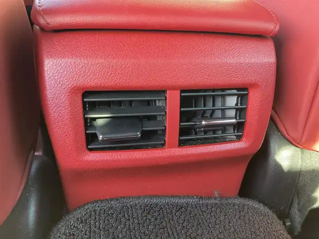 レクサス ＩＳ 300h Fスポーツ 静岡県 2023(令5)年 2.5万km ソニッククロム LEXUS Safety/純正10.3インチナビ/　AM FM CD DVD Bluetooth USB SD/フルセグTV/バックモニター/前後方ドライブレコーダー/レーダークルーズコントロール/LEDオートヘッドランプ/パワーシート(前席)/シートヒーター(前席)/前後方クリアランスソナー/純正19インチアルミホイール/パーキングアシスト/パドルシフト/ワンオーナー/レッドレザーシート/ビルトインETC2.0